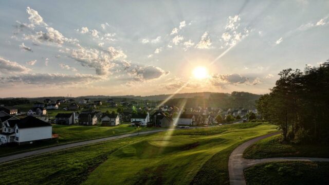 Golden Hour at The Patch
.
#thepatchatthepreserve #golfcourse #golf #goldenhour #oakridge #dji #djimavic3classic #mavicclassic3 djiglobal thepreserveatoakridge cityofoakridge