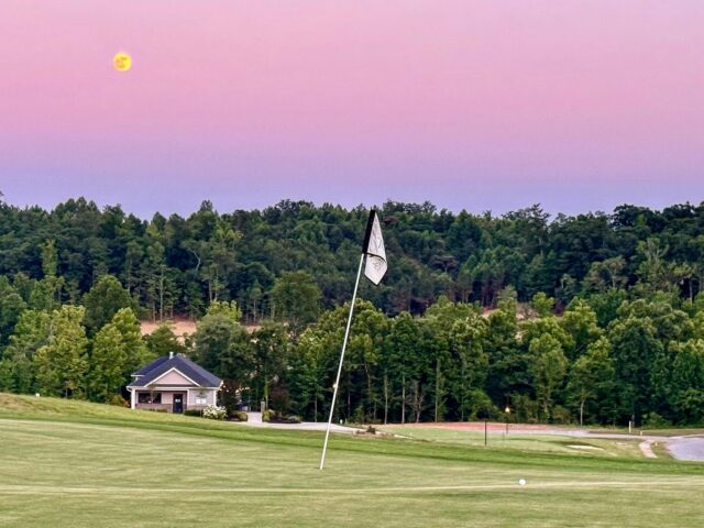 Hole number 1

#golfcourse #golf #tonight #thepreserveatoakridge #shotoniphone #oakridgetn #thepatchatthepreserve #themoon #moon #sundown cityofoakridge thepreserveatoakridge